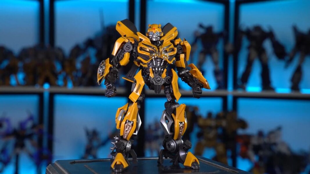 In Hand Image Of Trumpeter Transformers The Last Knight Bumblebee Smart Model Kit  (9 of 16)